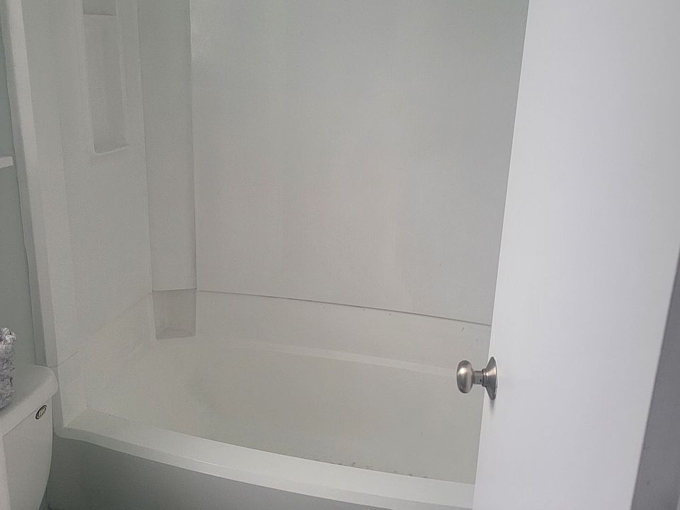 1st image of 211 Saint Luke Ct