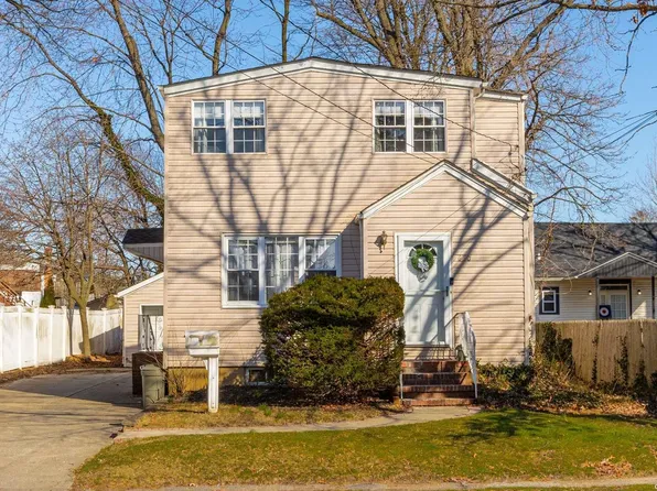 660 Hicksville Road, Massapequa, NY 11758