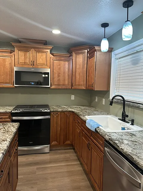 4 bed, 1378 sqft, $3,200 — Photo 2