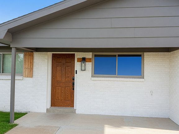 2nd image of 4715 Laura Dr
