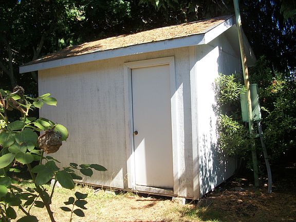1 of 2 power supplied sheds