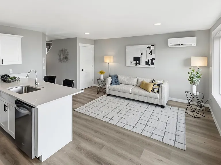 2894 Dover Ave NW — Photo 4
