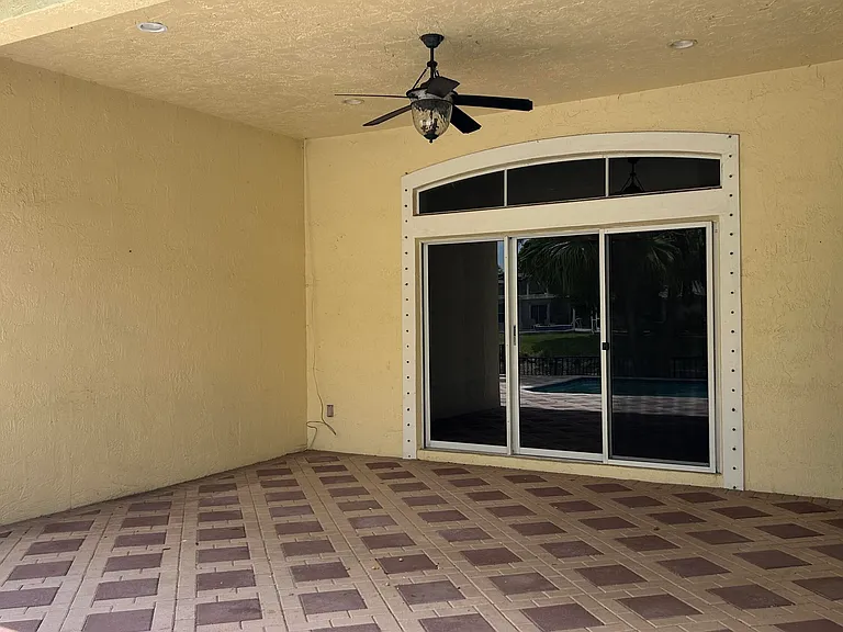 8192 NW 42nd St — Photo 39