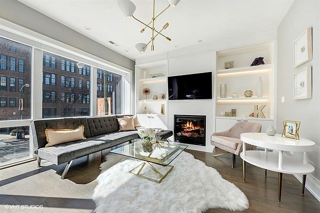 1st image of 945 N Ashland Ave #201