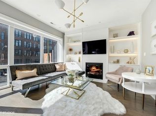 945 N Ashland Ave #201, Chicago, IL 60622