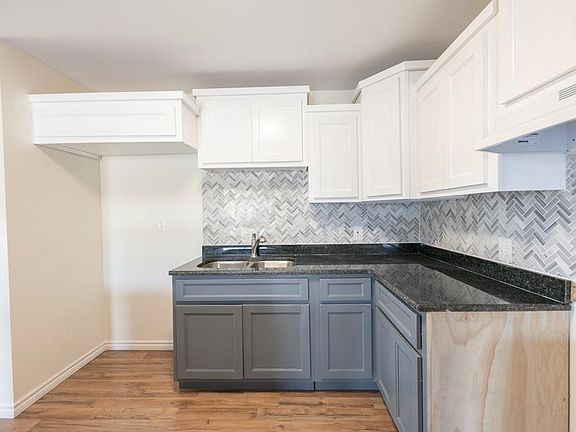 5th image of 2912 N Huntington Ave
