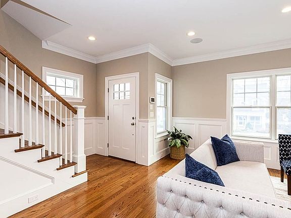 4th image of 62 Woburn St #62