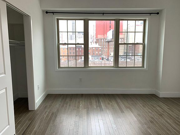 4th image of 1231 Vine St #5