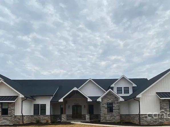 2911 Buffalo Hills Dr, Concord, NC 28025