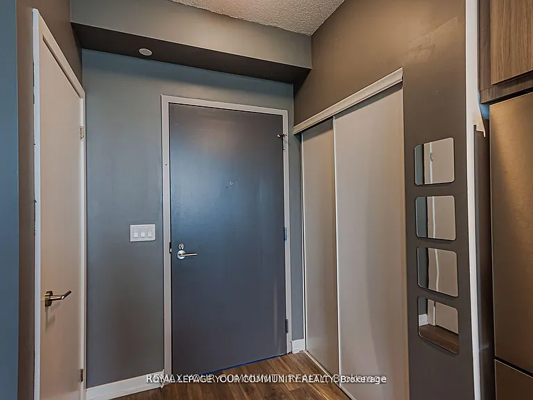 36 Manor Rd E #1302 — Photo 5