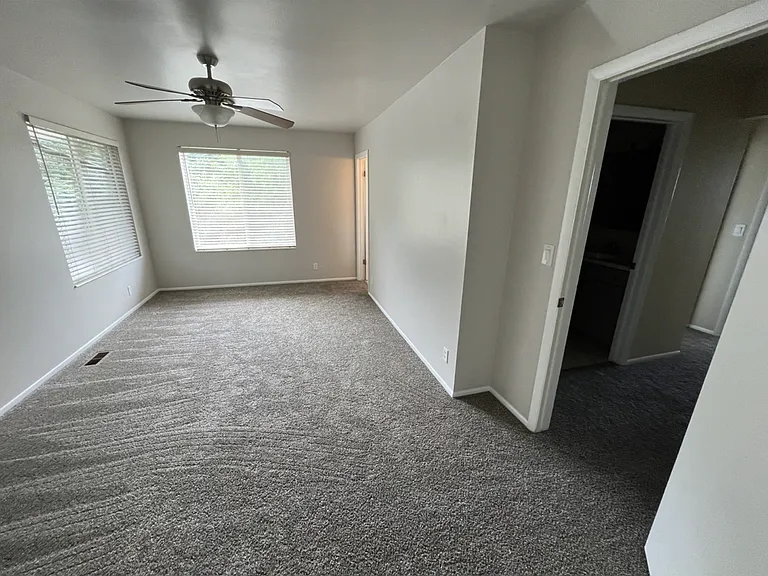 1813 S Laurelhurst Dr #1 — Photo 22