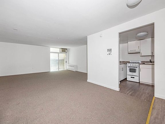 4th image of 88 Fulton St #L12a