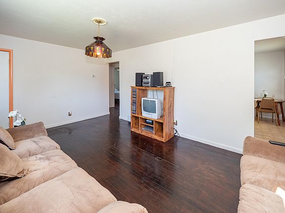 4th image of 1610 Elkerton Ave