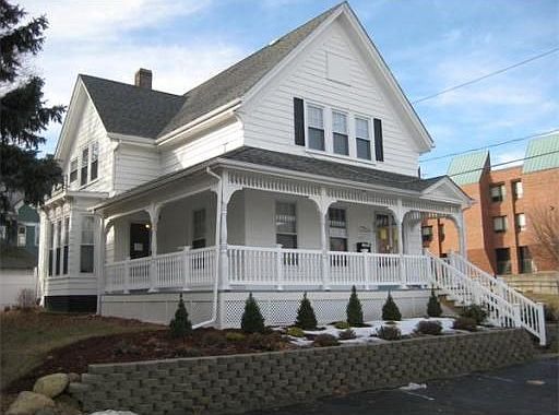 2nd image of 870 N Main St