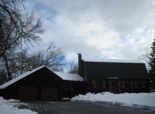 2 Bannister Rd, Andover, MA 01810