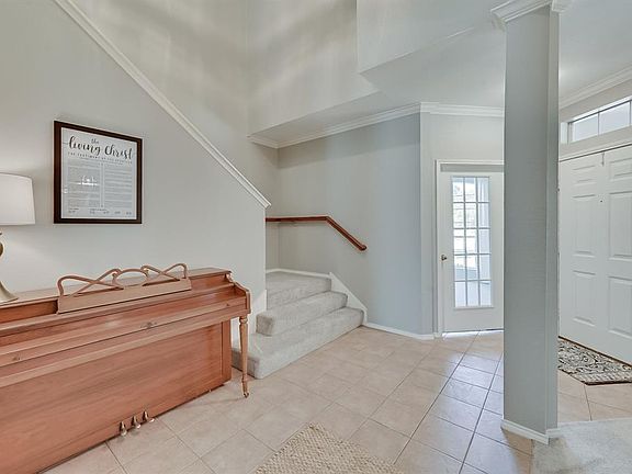 3rd image of 2107 Savannah Dr