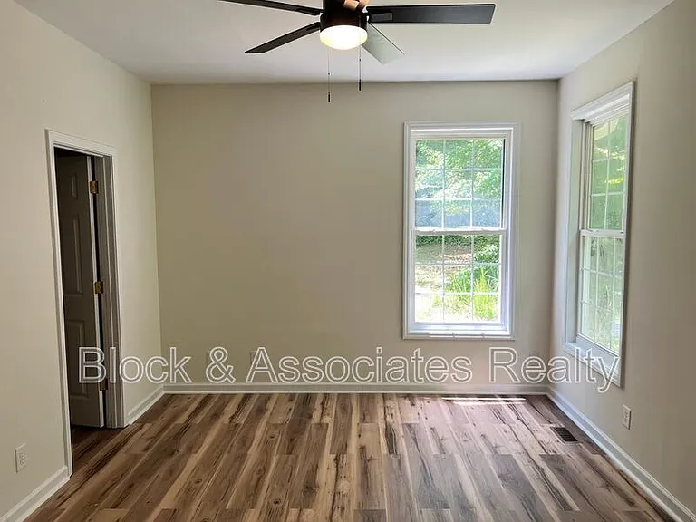 302 Edward Ct — Photo 6