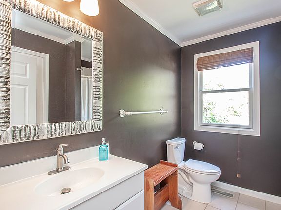 1st floor bathroom