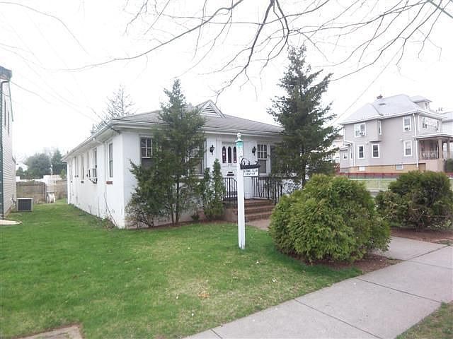 1st image of 813 N Wood Ave