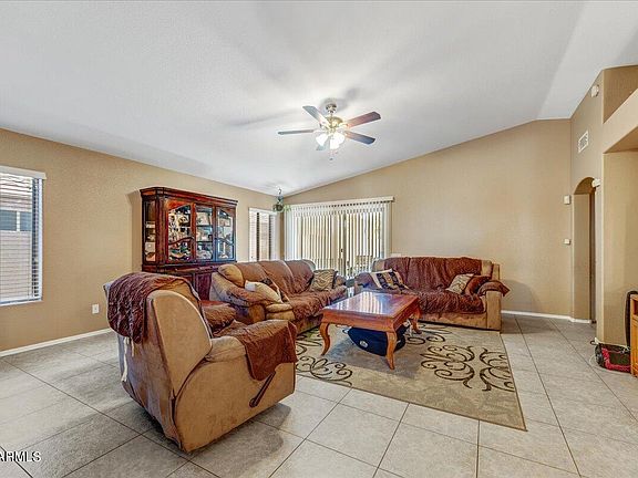 2nd image of 535 W BLUEFIELD Avenue