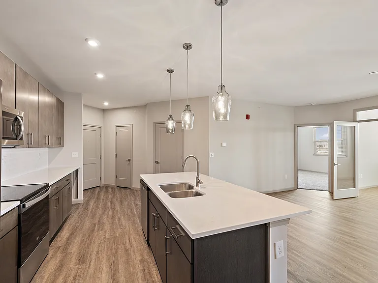19Nineteen Promenade — Photo 98