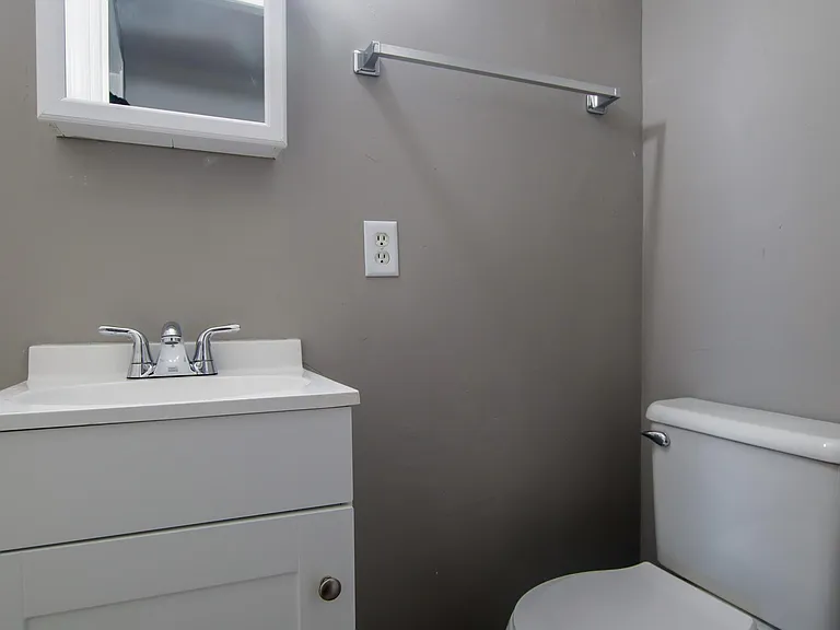 475 Krams Ave — Photo 25