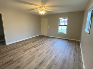 910 Bagwell Dr, Murray, KY 42071