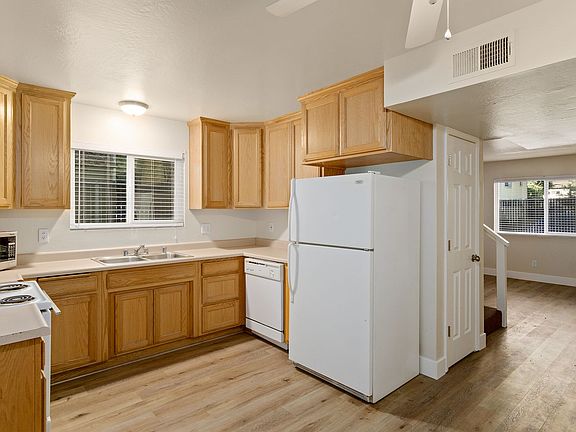 2nd image of 1119 W Sacramento Ave APT F