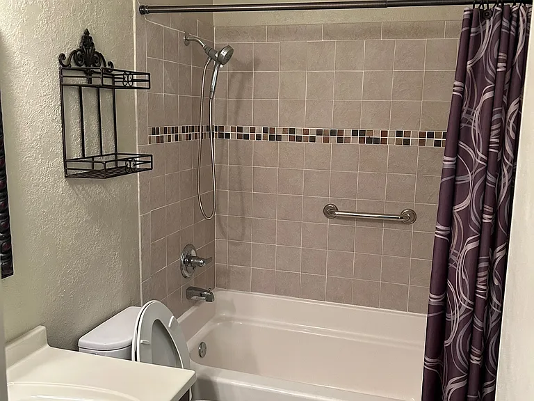 1583 E Industry St — Photo 13
