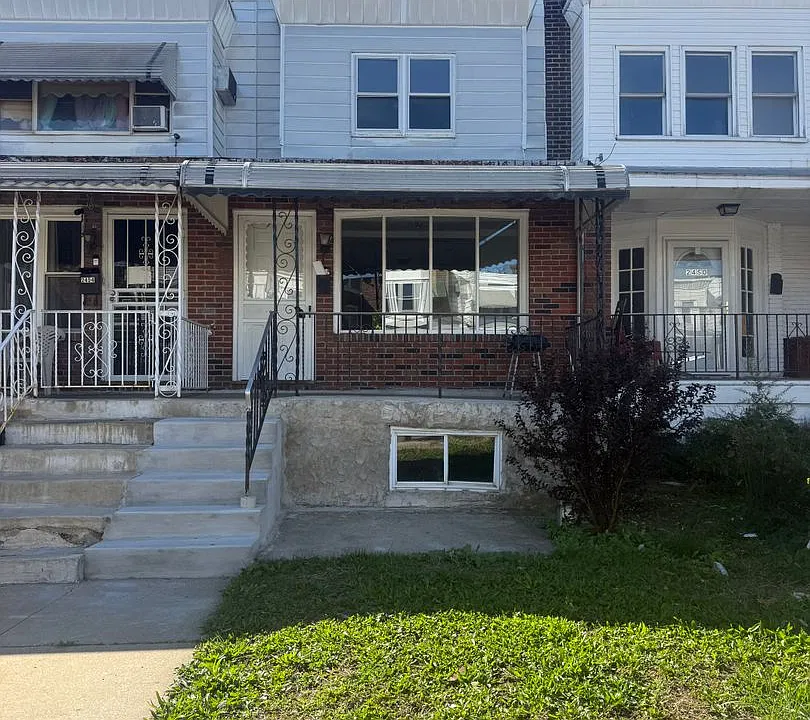 2452 S Edgewood St
