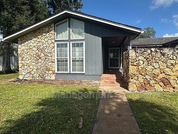 2nd image of 105 Brierwood Dr