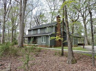 3001 Forest Dr, Matthews, NC 28104