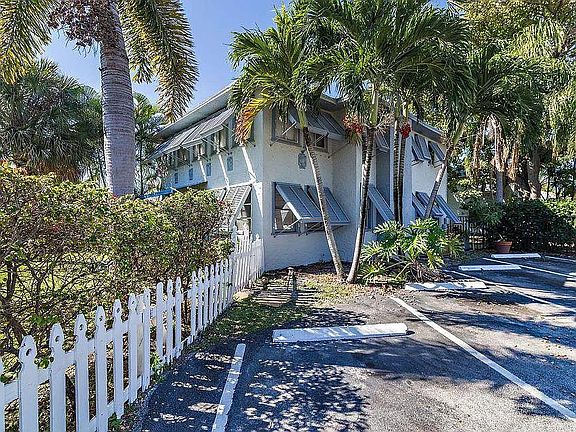 4th image of 4205 N Flagler Dr #6A