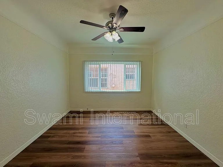 2066 Chestnut Ave — Photo 20