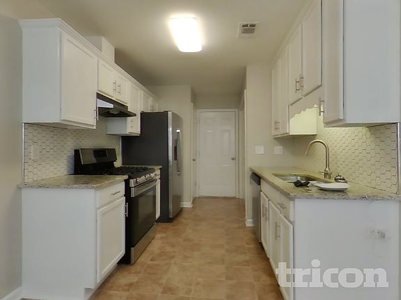 4th image of 925 West Ave