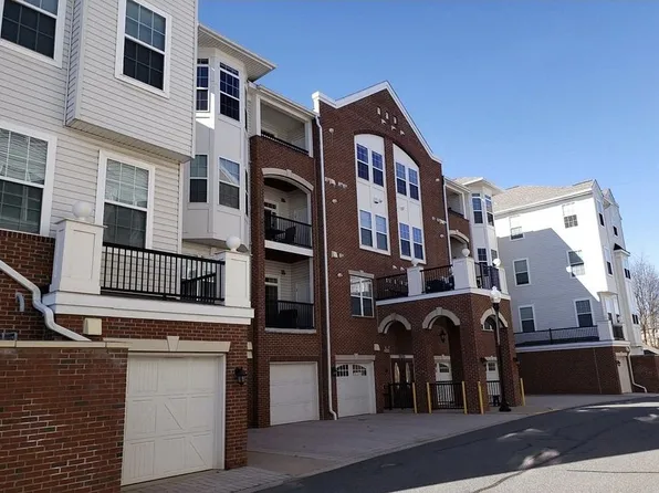 9204 Charleston Dr Unit 408, Manassas, VA 20110