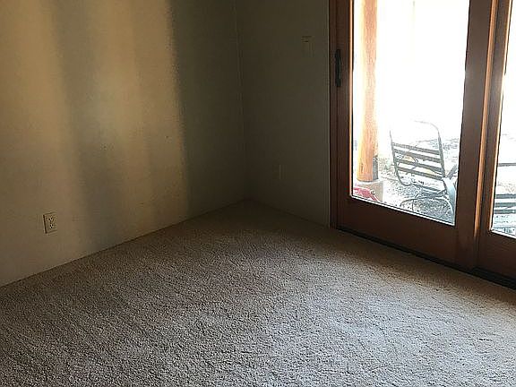 3rd image of 602 Shoshone St