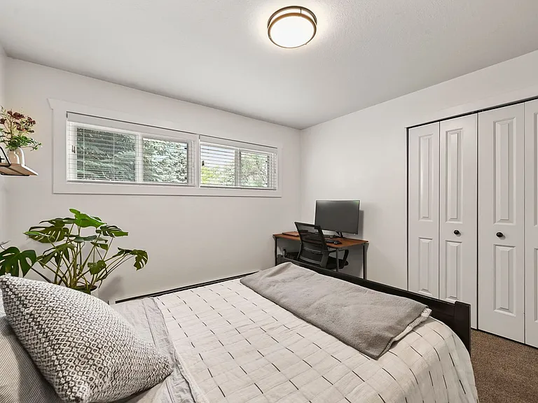 820 Valley Rd — Photo 22