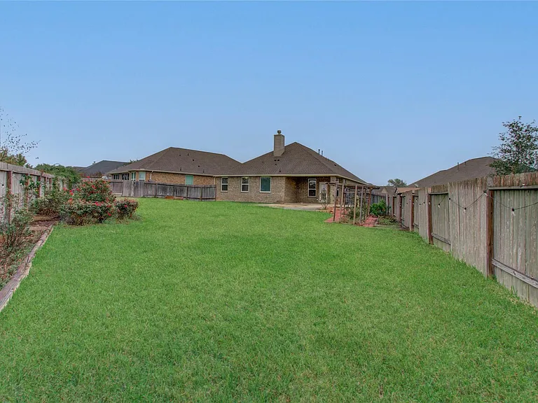 19029 Villa Ln — Photo 30