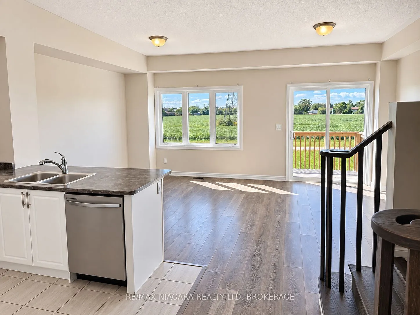 3 bed, $2,400 — Photo 4