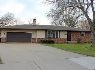 608 Sanitorium Ct, Kaukauna, WI 54130