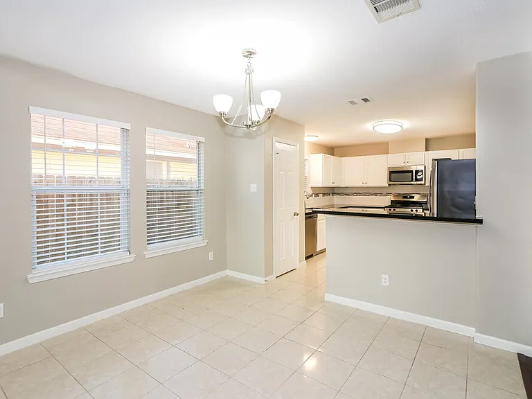 5911 Shining Leaf Ct — Photo 6