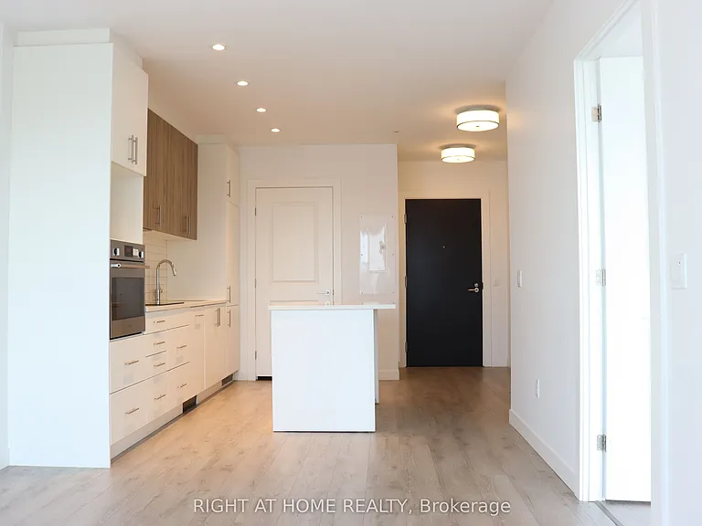 181 King St S #803 — Photo 7