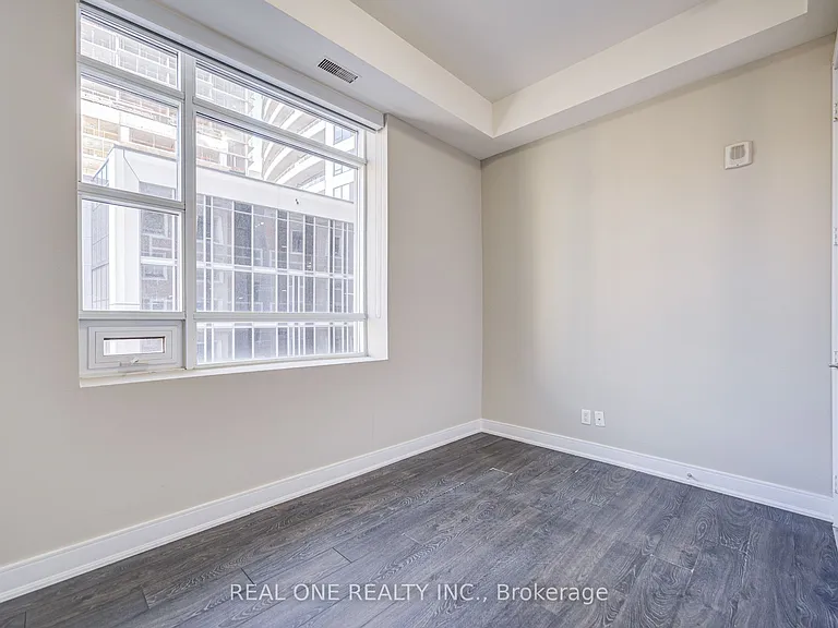 150 Main St W #409 — Photo 22