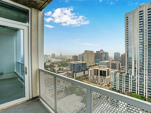4th image of 301 West Ave #2504