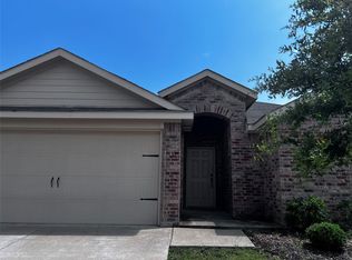 950 Decker Dr, Fate, TX 75189