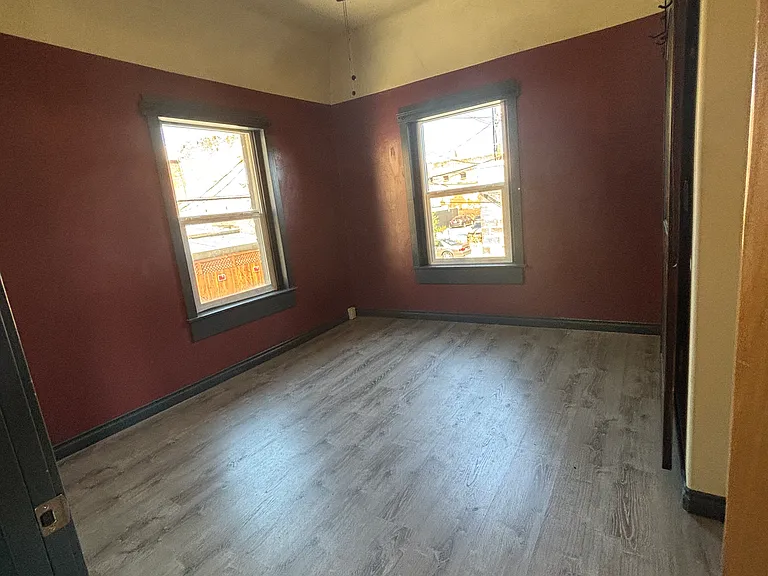 213 SW 4th St #C — Photo 3
