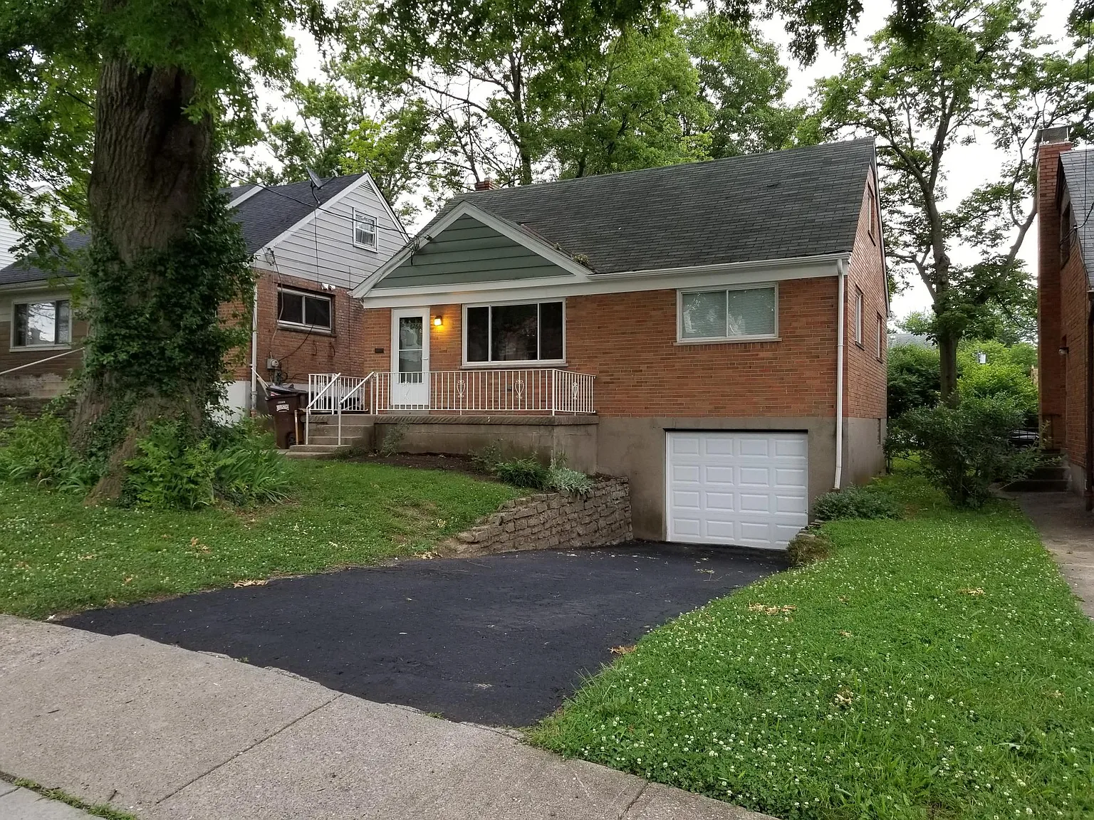 3 bed, 1231 sqft, $1,799 — Photo 2