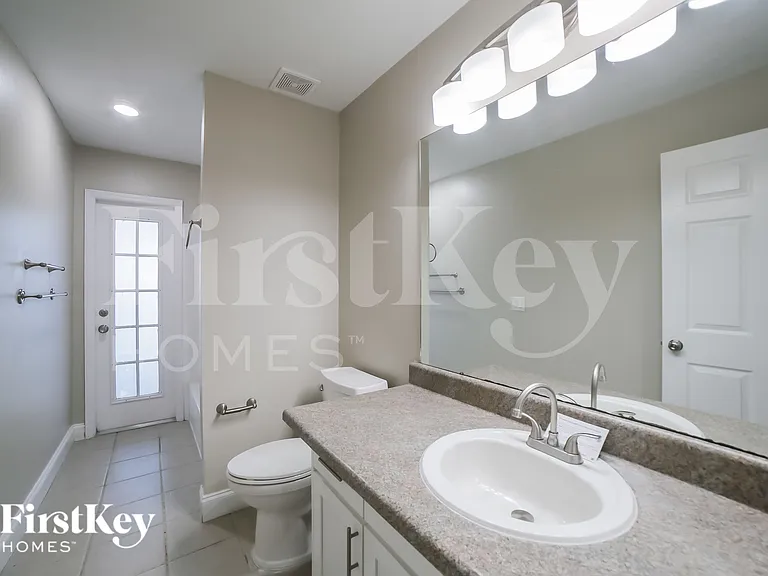 9812 Cristina Dr — Photo 13