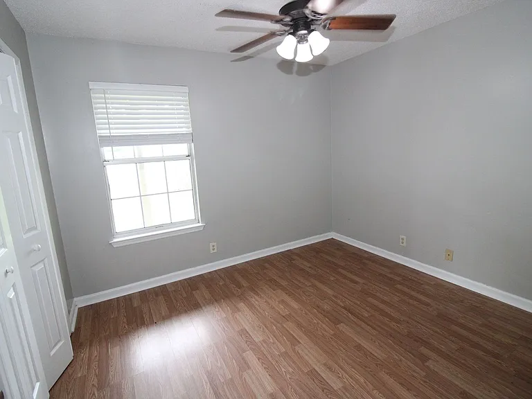 208 Woodbridge Rd — Photo 7